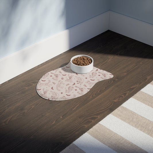 Does Your Pet Make a Mess While Eating? 3 Reasons Why You Need a Feeding Mat